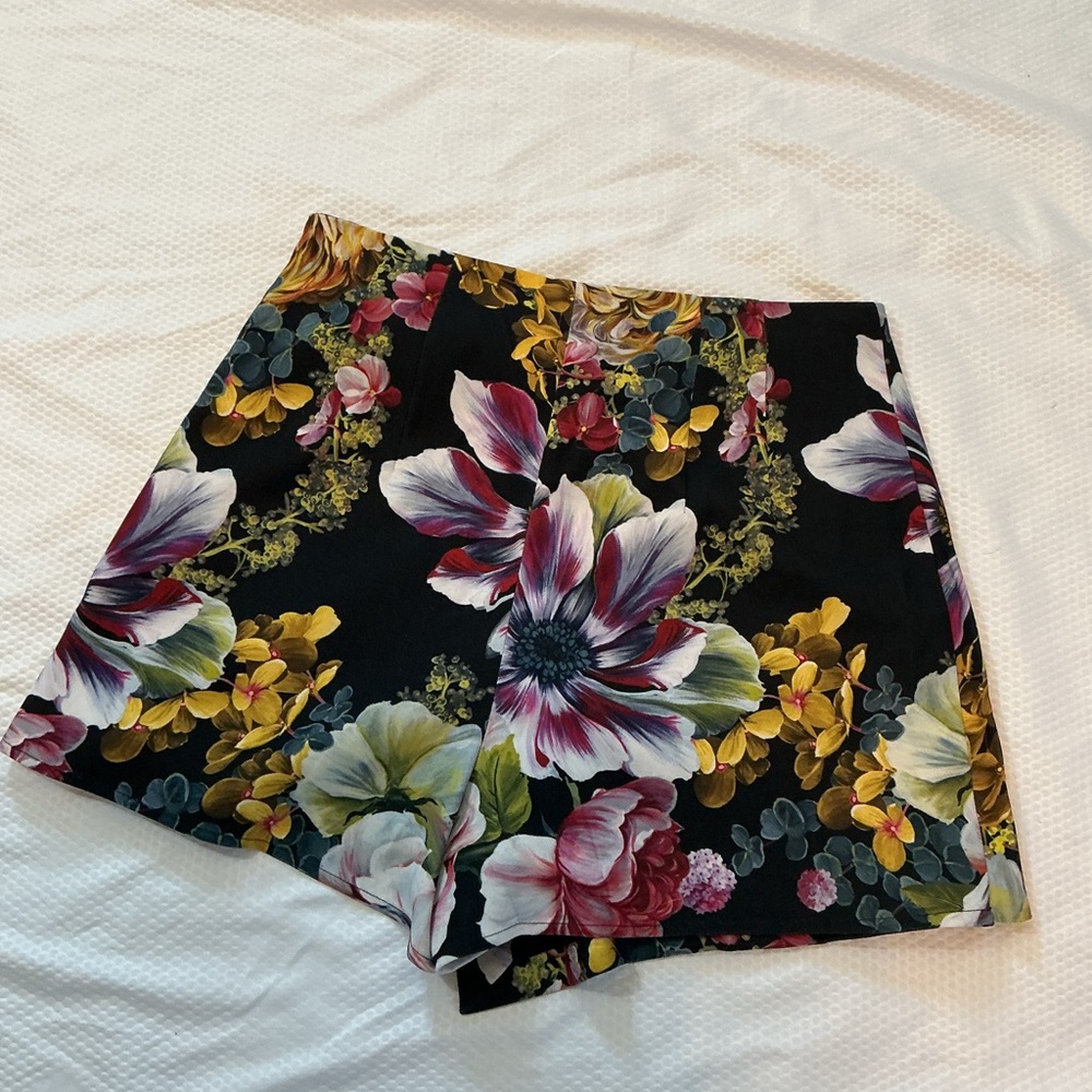Express Black Floral Skorts with Multicolor Bloom Print - Picture 5 of 5